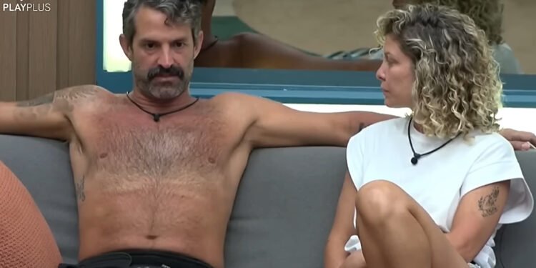 “Indiretas nas redes sociais: Será o fim do namoro entre Bárbara Borges e Iran Malfitano, ex-A Fazenda?”